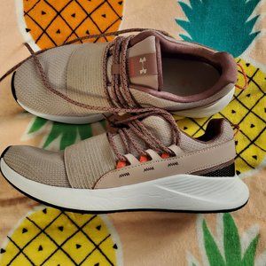 *SOLD* Under Armour Charged Breathe Lace Shoes 8.5